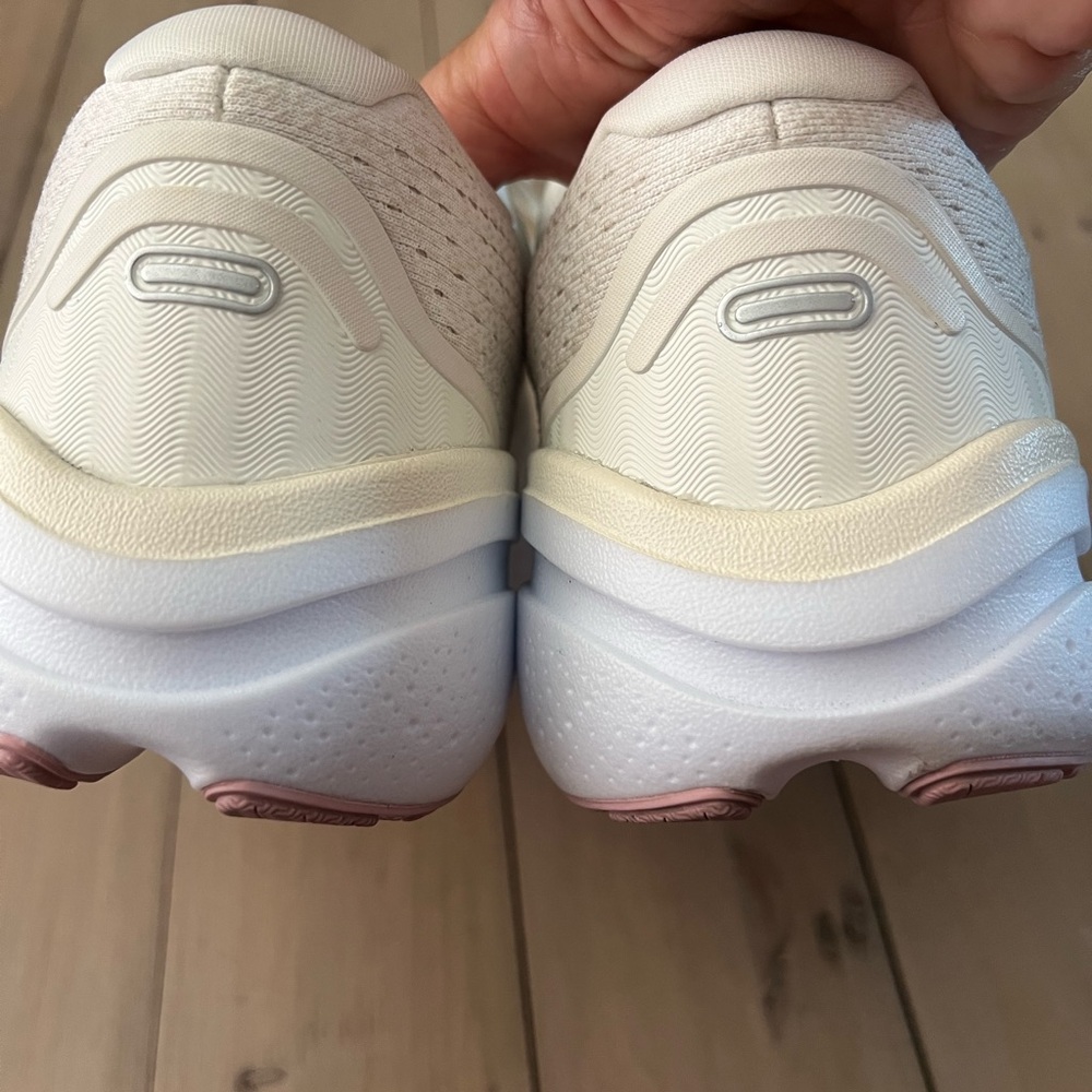 Brooks Ghost Max 2 Size 12 - Picture 10 of 11